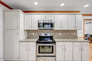 220 Stillwater Dr, Pocono Summit, PA 18346 - Photo 23