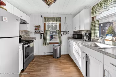  618 McCabe Lane, Stroudsburg, PA 18360 - Photo 5