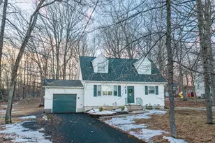 21 Lenape Dr, East Stroudsburg, PA 18302 - Photo 1