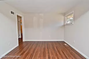 9 Fetherman St, Stroudsburg, PA 18360 - Photo 5