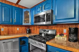 380 Clearview Dr, Long Pond, PA 18334 - Photo 7