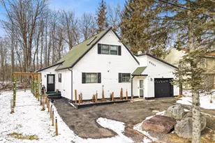 939 Country Pl Dr, Tobyhanna, PA 18466 - Photo 1