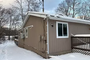 9851 Deerwood Dr, Tobyhanna, PA 18466 - Photo 5