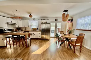 675 Whippoorwill Dr, Bushkill, PA 18324 - Photo 5