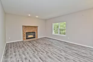 557 Marco Way, East Stroudsburg, PA 18302 - Photo 9