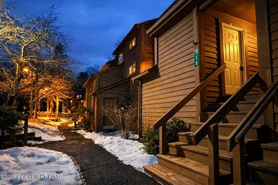  138 English Court, Bushkill, PA 18324 - Photo 1