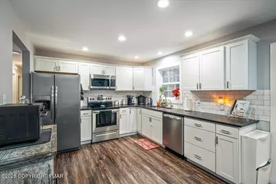  241 Squirrelwood Court, Effort, PA 18330 - Photo 13