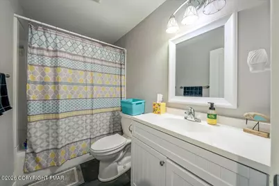  241 Squirrelwood Court, Effort, PA 18330 - Photo 25