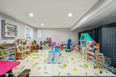  241 Squirrelwood Court, Effort, PA 18330 - Photo 23