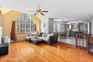 2247 Reo Dr, Effort, PA 18330 - Photo 7