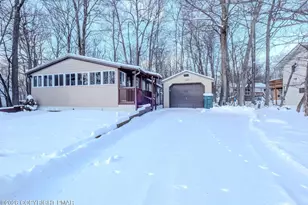 1914 Horseshoe Bend, Tobyhanna, PA 18466 - Photo 1