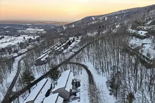 3 Middle Village Way, Tannersville, PA 18372 - Photo 5