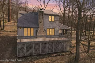 194 Stafford Dr, Bushkill, PA 18324 - Photo 3