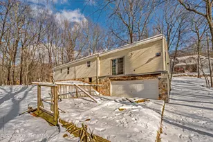 2110 Owl Pass Rd, Bushkill, PA 18324 - Photo 3