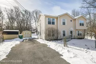 127 Simmons Pl, Bushkill, PA 18324 - Photo 3