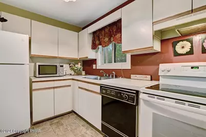  158 Forest Drive, Canadensis, PA 18325 - Photo 13