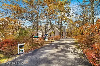  2208 Mohegan Court, Long Pond, PA 18334 - Photo 3