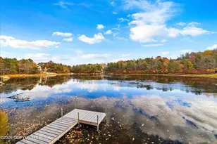 2208 Mohegan Ct, Long Pond, PA 18334 - Photo 17