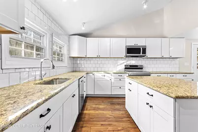  751 W Pennsylvania Avenue, Pen Argyl, PA 18072 - Photo 9