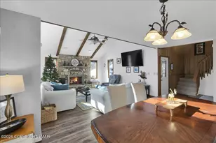 52 Hickory Dr, Lake Harmony, PA 18624 - Photo 9