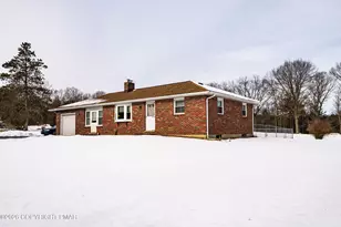 4010 Manor Dr, Stroudsburg, PA 18360 - Photo 3