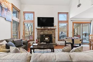 393 Vista Dr, Tannersville, PA 18372 - Photo 7