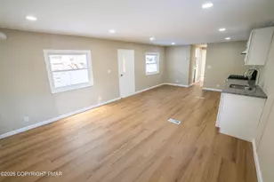 128 Bartion Ct, Bartonsville, PA 18321 - Photo 7