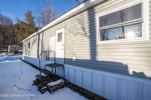 128 Bartion Ct, Bartonsville, PA 18321 - Photo 5