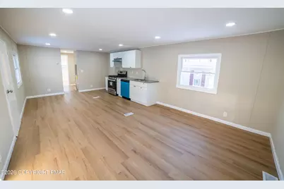  128 Bartion Court, Bartonsville, PA 18321 - Photo 9