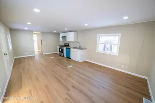 128 Bartion Ct, Bartonsville, PA 18321 - Photo 9