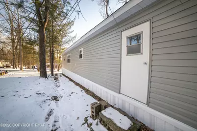  143 Bartion Court, Bartonsville, PA 18321 - Photo 5