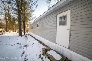 143 Bartion Ct, Bartonsville, PA 18321 - Photo 5