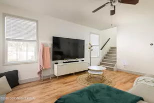 2115 Hemlock Ln, East Stroudsburg, PA 18302 - Photo 9