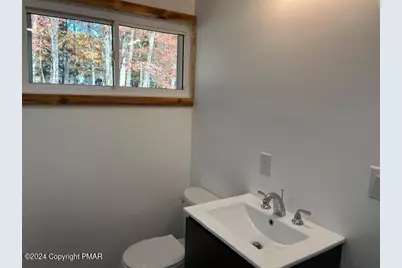  118 Tyrolean Way, Henryville, PA 18332 - Photo 9