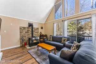 102 King Arthur Rd, Pocono Lake, PA 18347 - Photo 13