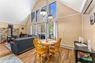 102 King Arthur Rd, Pocono Lake, PA 18347 - Photo 9