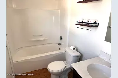  1825 U.S. 209 #202, Brodheadsville, PA 18322 - Photo 9