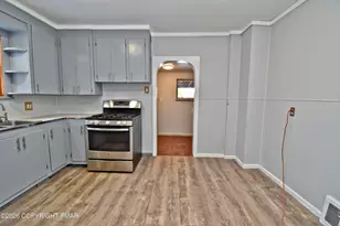 198 Grove St, East Stroudsburg, PA 18301 - Photo 5