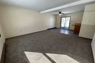 684 Country Pl Dr, Tobyhanna, PA 18466 - Photo 3