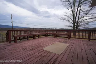 8600 Delong Dr, Slatington, PA 18080 - Photo 9