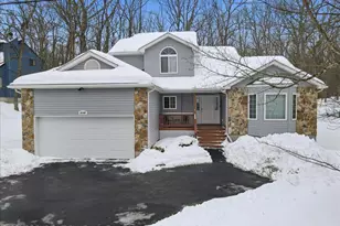 2130 Scarborough Way, Bushkill, PA 18324 - Photo 3