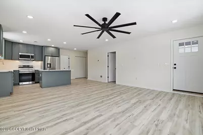  255 E Railroad Street, Nesquehoning, PA 18240 - Photo 9