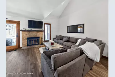  82 Doe Run, Lake Harmony, PA 18624 - Photo 9