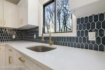  147 Pocono Boulevard, Bushkill, PA 18324 - Photo 15