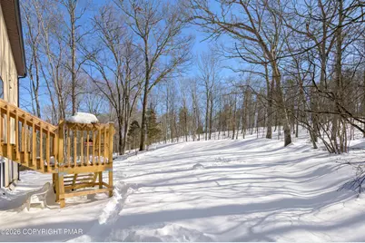  218 Blue Jay Court, Bushkill, PA 18324 - Photo 3