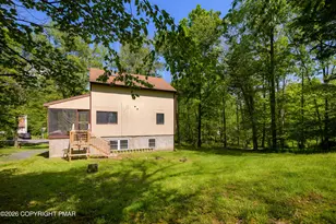 218 Blue Jay Ct, Bushkill, PA 18324 - Photo 7