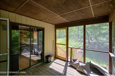  218 Blue Jay Court, Bushkill, PA 18324 - Photo 5