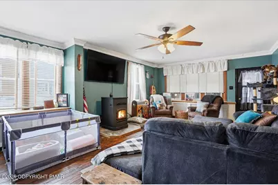  405 E Landis Street, Coopersburg, PA 18036 - Photo 13