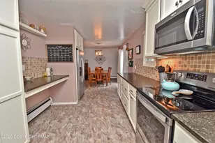 1020 Mountain Ave, Pen Argyl, PA 18072 - Photo 11