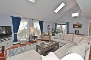 1020 Mountain Ave, Pen Argyl, PA 18072 - Photo 7